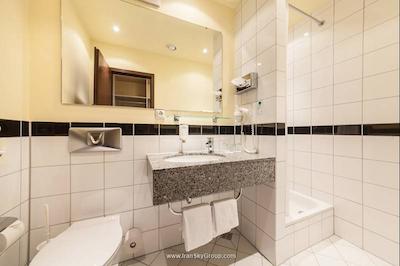 مریلا ایرپورت هتل کلن