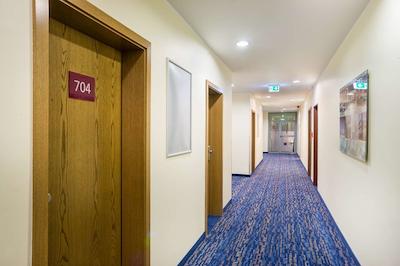 مریلا ایرپورت هتل کلن