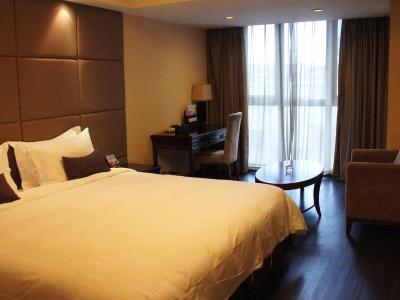 ییوو اینترنشنال ‌‌منشن هتل