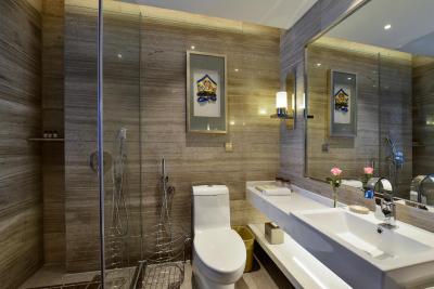 ییوو اینترنشنال ‌‌منشن هتل