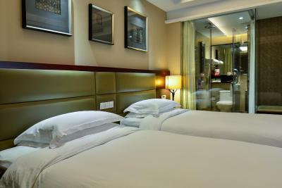 ییوو اینترنشنال ‌‌منشن هتل