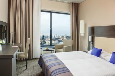 اینترسیتی هتل هامبورگ دمتور-مس