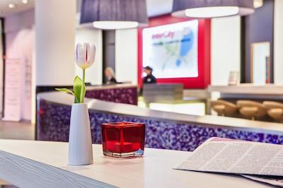 اینترسیتی هتل هامبورگ دمتور-مس