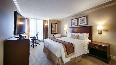 بست وسترن پلاس اوتاوا‌ داون تاون-ویکتوریا پارک