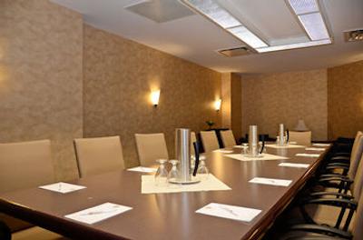 بست وسترن پلاس اوتاوا‌ داون تاون-ویکتوریا پارک