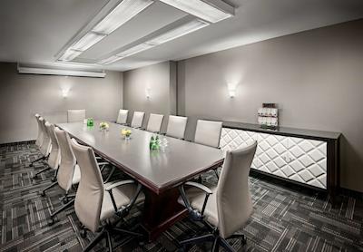 بست وسترن پلاس اوتاوا‌ داون تاون-ویکتوریا پارک