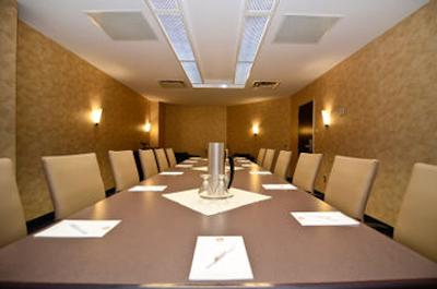 بست وسترن پلاس اوتاوا‌ داون تاون-ویکتوریا پارک