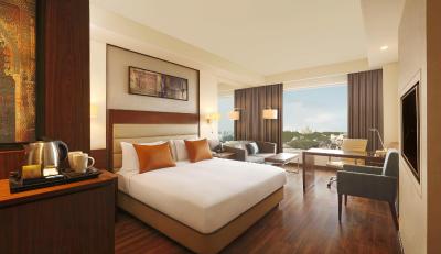 دابل تری بای هیلتون اگرا