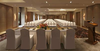 دابل تری بای هیلتون اگرا