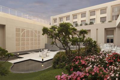 دابل تری بای هیلتون اگرا