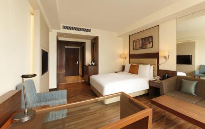 دابل تری بای هیلتون اگرا