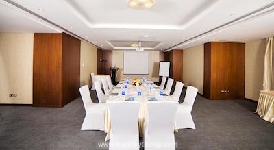 راویز سنتر پوینت هتل