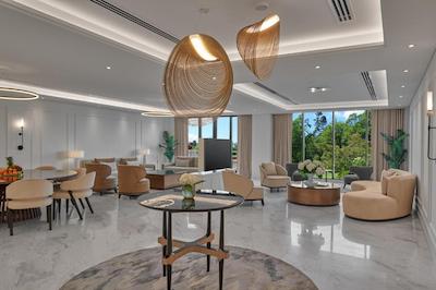 گرند حیات رزیدنس