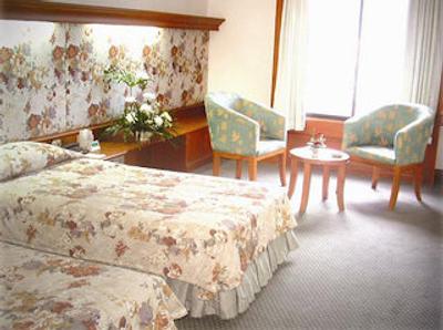 لوتوس پنج سوان کاو