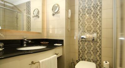 آیدین بی فیمس ریزورت