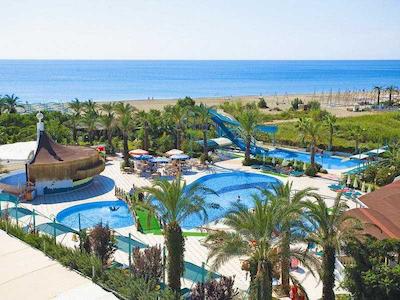 آیدین بی فیمس ریزورت