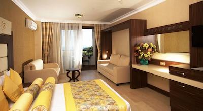 کلاب کناکلی هتل آل اینکلوسیو