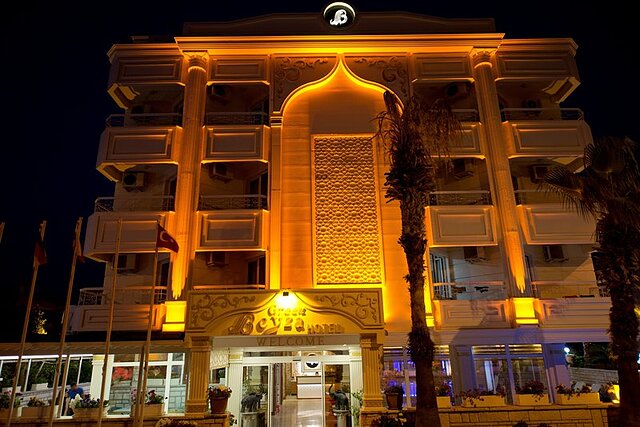 گرین بیضا هتل