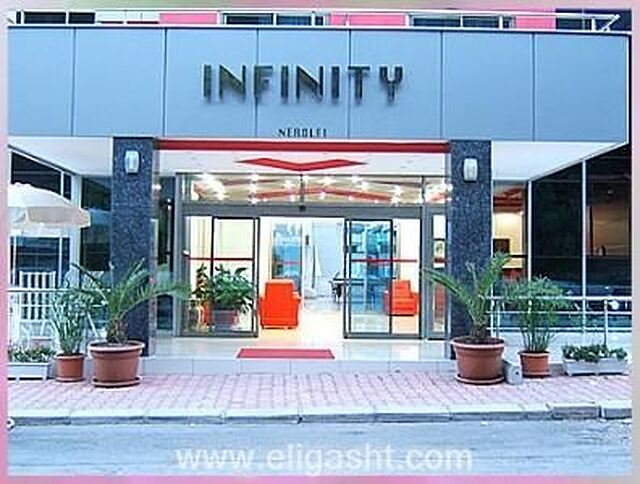 اینفینیتی هتل کمر