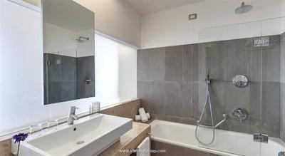 بارسلو آرن بلو