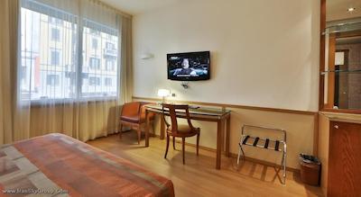 بست وسترن سیتی میلانو سنترو