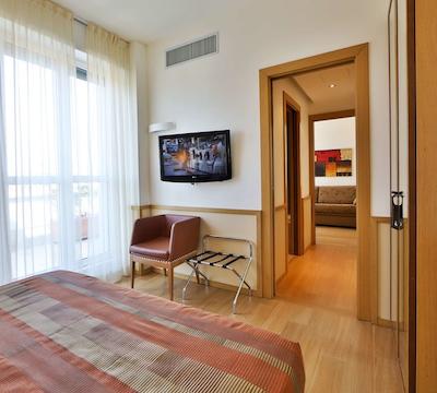 بست وسترن سیتی میلانو سنترو