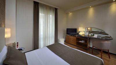 بست وسترن سیتی میلانو سنترو