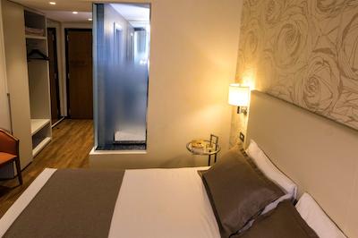 بست وسترن سیتی میلانو سنترو