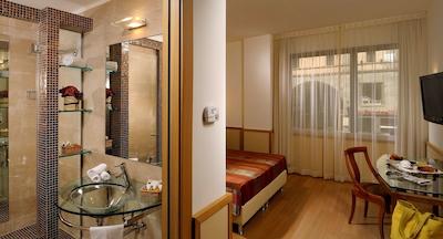 بست وسترن سیتی میلانو سنترو