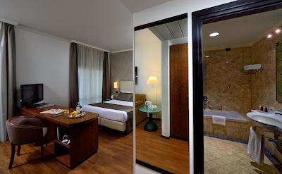 بست وسترن سیتی میلانو سنترو