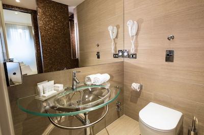 بست وسترن سیتی میلانو سنترو