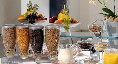 بست وسترن سیتی میلانو سنترو