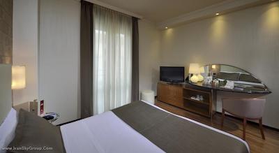 بست وسترن سیتی میلانو سنترو