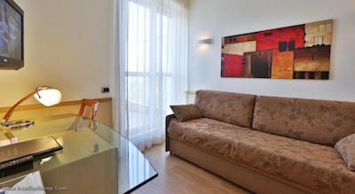 بست وسترن سیتی میلانو سنترو