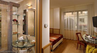 بست وسترن سیتی میلانو سنترو