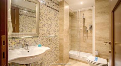 اورلیوس آرت گالری هتل