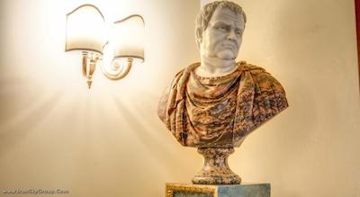 اورلیوس آرت گالری هتل