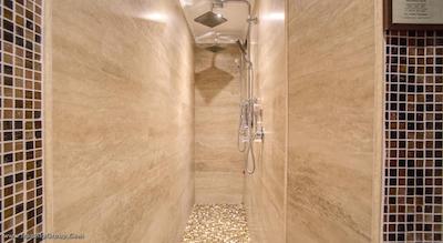 اورلیوس آرت گالری هتل