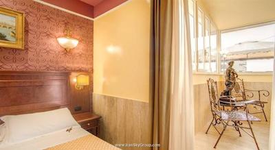 اورلیوس آرت گالری هتل