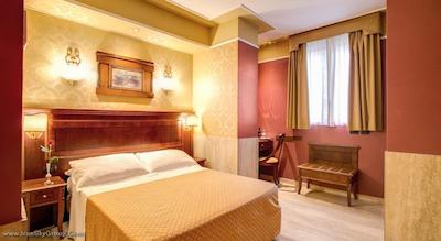 اورلیوس آرت گالری هتل