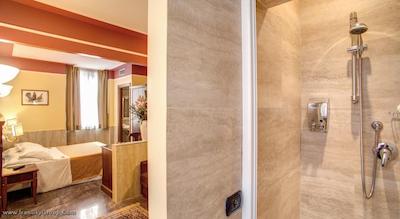 اورلیوس آرت گالری هتل