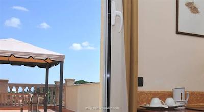 اورلیوس آرت گالری هتل