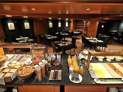 بارسلونا یونیورسال