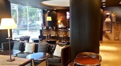 بارسلونا یونیورسال