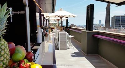 بارسلونا یونیورسال