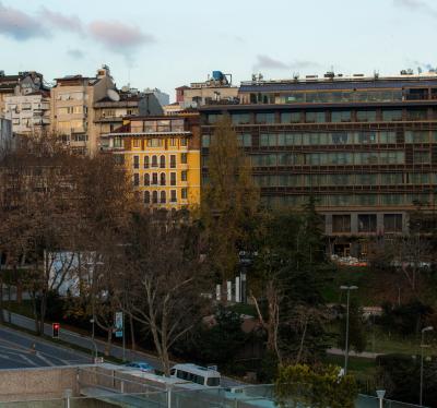 مگا رزیدنس اند هتل نیشان تاشی