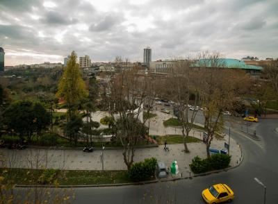 مگا رزیدنس اند هتل نیشان تاشی