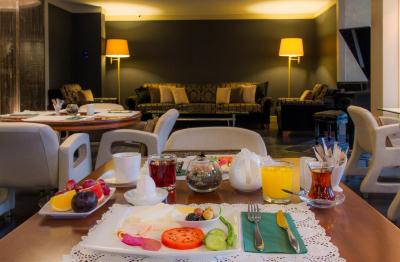 مگا رزیدنس اند هتل نیشان تاشی