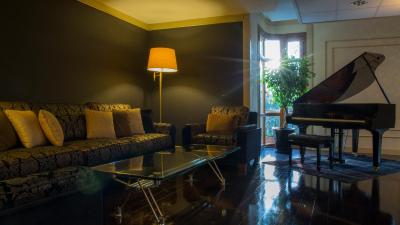 مگا رزیدنس اند هتل نیشان تاشی