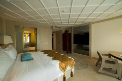 مگا رزیدنس اند هتل نیشان تاشی